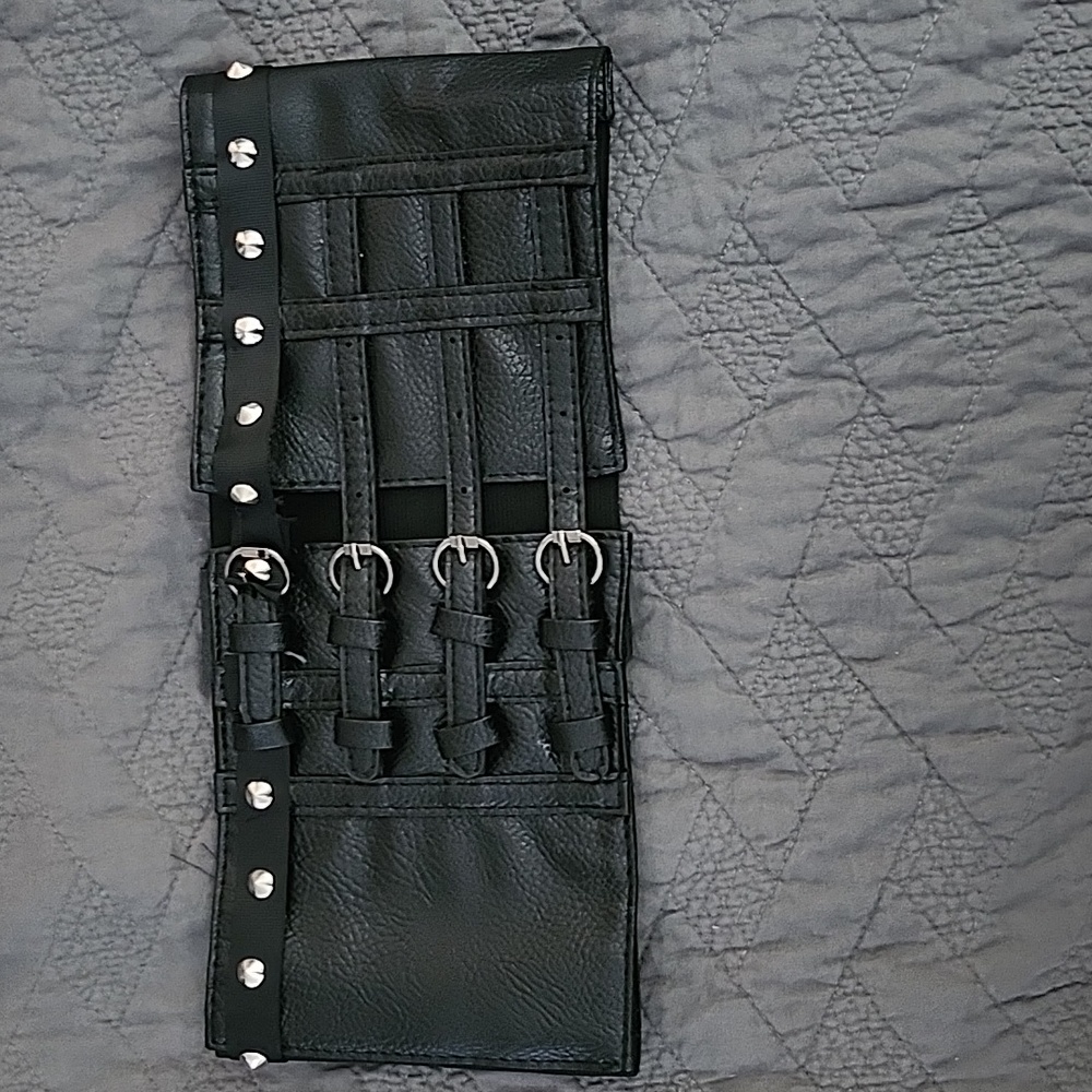 Black waist cincher/belt